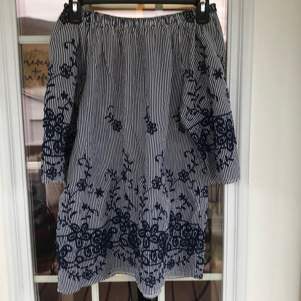 Profile Apparel Off The Shoulder Embroidered Top M
